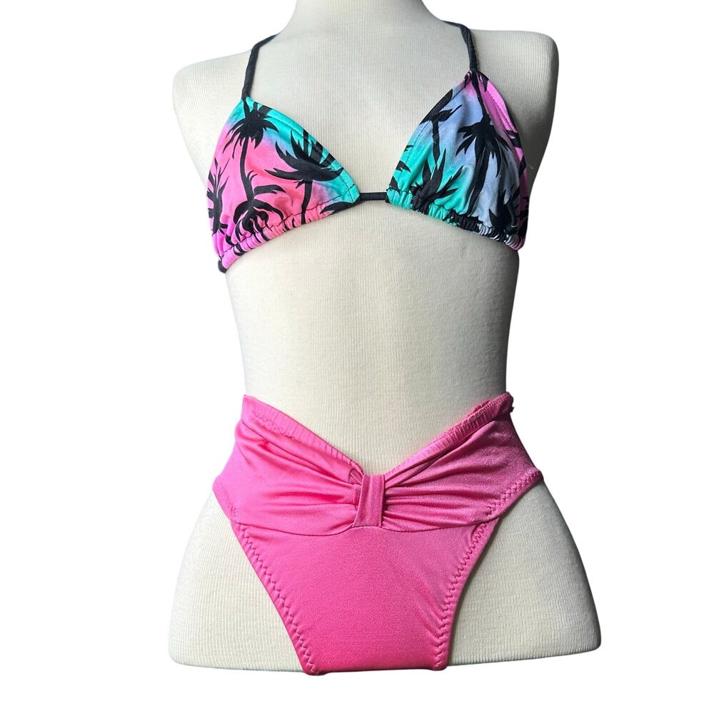 Vintage y2K/90s Bikini Swim Mixed Suit Pink and Blue
Women’s Size xs/S